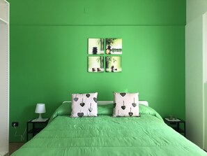 Premium bedding, desk, bed sheets