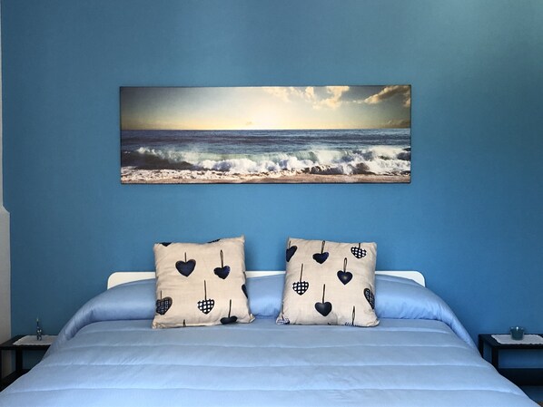 Premium bedding, desk, bed sheets