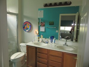 Hårtørrer, håndklæder