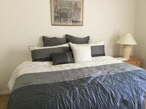 4 bedrooms, iron/ironing board, WiFi, bed sheets - An Executive villa home with Pool, Spa and Conservation View! (Kissimmee)