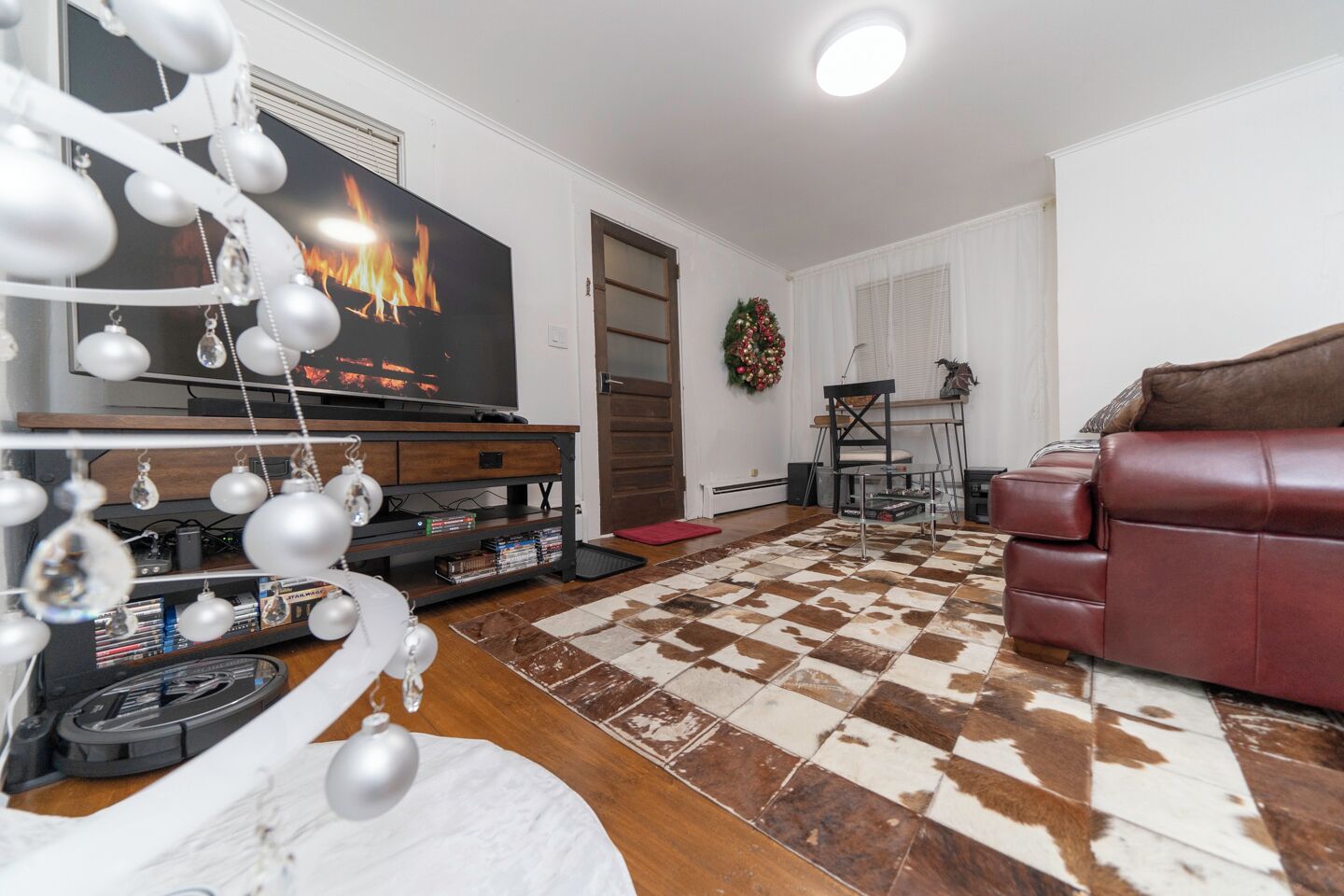 Smart TV, video games, DVD player, books