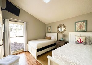 4 bedrooms, iron/ironing board, free WiFi, bed sheets