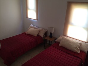 Appartement Familial, plusieurs lits, non-fumeurs | 1 chambre, fer et planche à repasser, Wi-Fi gratuit, draps fournis