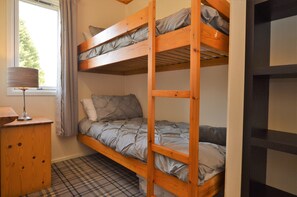 3 chambres, fer et planche Ă repasser, Wi-Fi, draps fournis