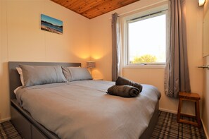 3 多间卧室、熨斗/熨衣板、WiFi、床单