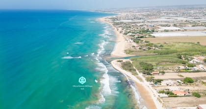 Villa pour groupes en bord de la mer: piscine privée, wi-fi gratuit, bbq, jardin