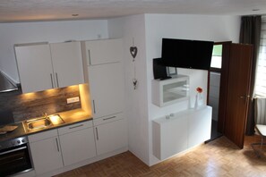 Kühlschrank, Ofen, Herdplatte, Geschirrspüler