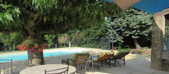 Maison Individuelle  Piscine chauffée Privée 4X8 a Bonnieux  LUBÉRON  