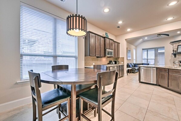 Majestic Home Away from Home (Richmond, USA): Reviews & Deals | Wotif