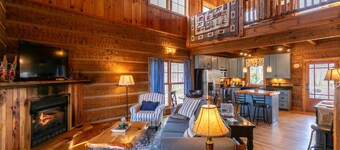 Walk in the Clouds - Rustic Cabin with Hot Tub, Outdoor fireplace, Fenced Dog Area