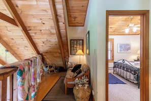 3 bedrooms, iron/ironing board, WiFi (free), bed sheets