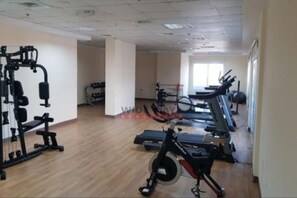 Fitness facility - Spacious Comfortable Room 200+Reviews! (Dubai)