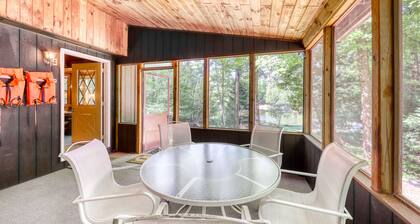 House near the lake - full kitchen, washer/dryer, quiet location