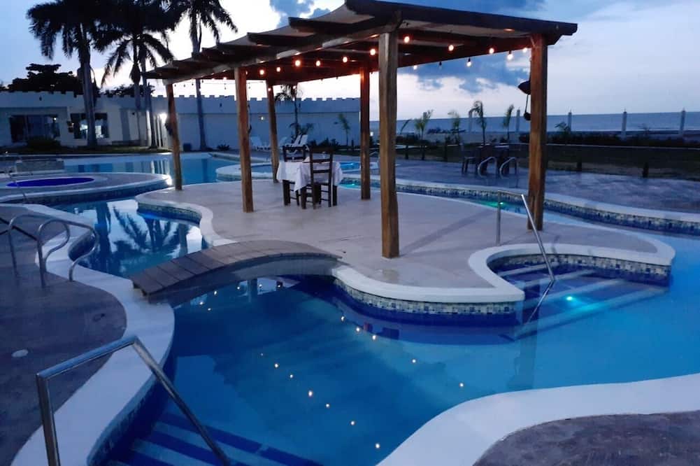 Castillo del Mar Suites