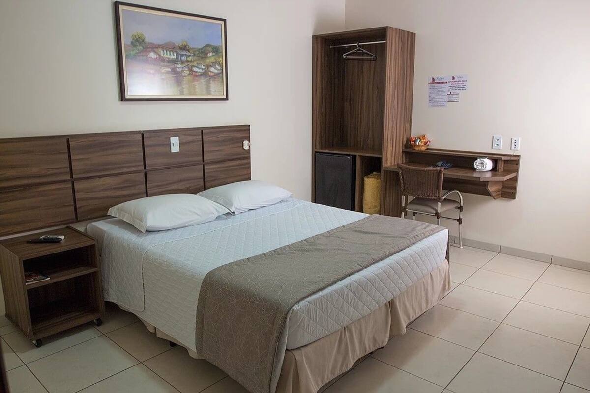 Minibar, desk, WiFi (free), bed sheets