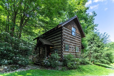 Scrollrock - Charming Creek-side Cabin, Secluded, with Hot tub  Pets ok!