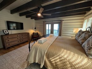 4 bedrooms, free WiFi, bed sheets - Highland Mist  Pet Friendly, Beautiful Views, Hot Tub, Game Tables, Winery Close by (Banner Elk)