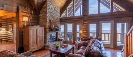 电视、壁炉、桌上足球、书