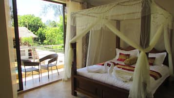 3 bedrooms, blackout drapes, iron/ironing board, free WiFi