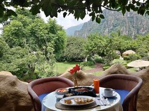 Bao gồm bữa sáng kiểu Âu vào ngày cuối tuần 