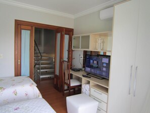 6 Schlafzimmer, Bügeleisen/Bügelbrett, WLAN, Bettwäsche