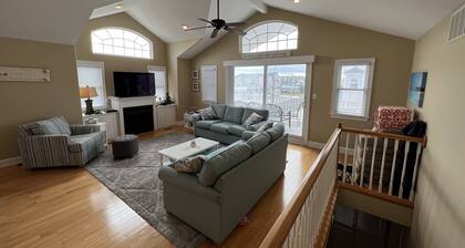 Just off Beach Block Spacious Town Home with and easy walk to the Beach!!