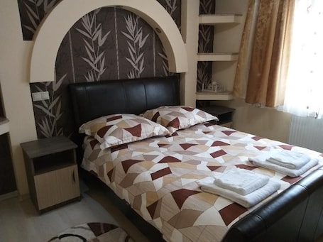 4 bedrooms, free WiFi. Luxury apartment for rental