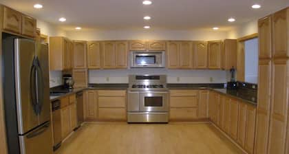 Oceanfront Chalet with privacy and spectacular views. Romantic or family getaway