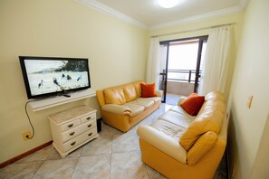TV, DVD player - MARTHA SCHWANTZ 301 BUILDING, 3 BEDROOM APARTMENT - 1 garage 200m FROM MORRO BEACH. (Praia do Morro)