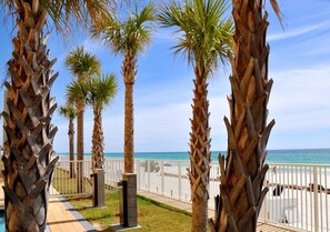 Property grounds - Luxury Beach Condo * Free Beach Service * July Dates Almost Gone * Book Now! (Panama City Beach)