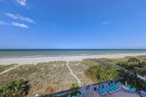Ubicación a pie de playa, tumbonas y toallas de playa