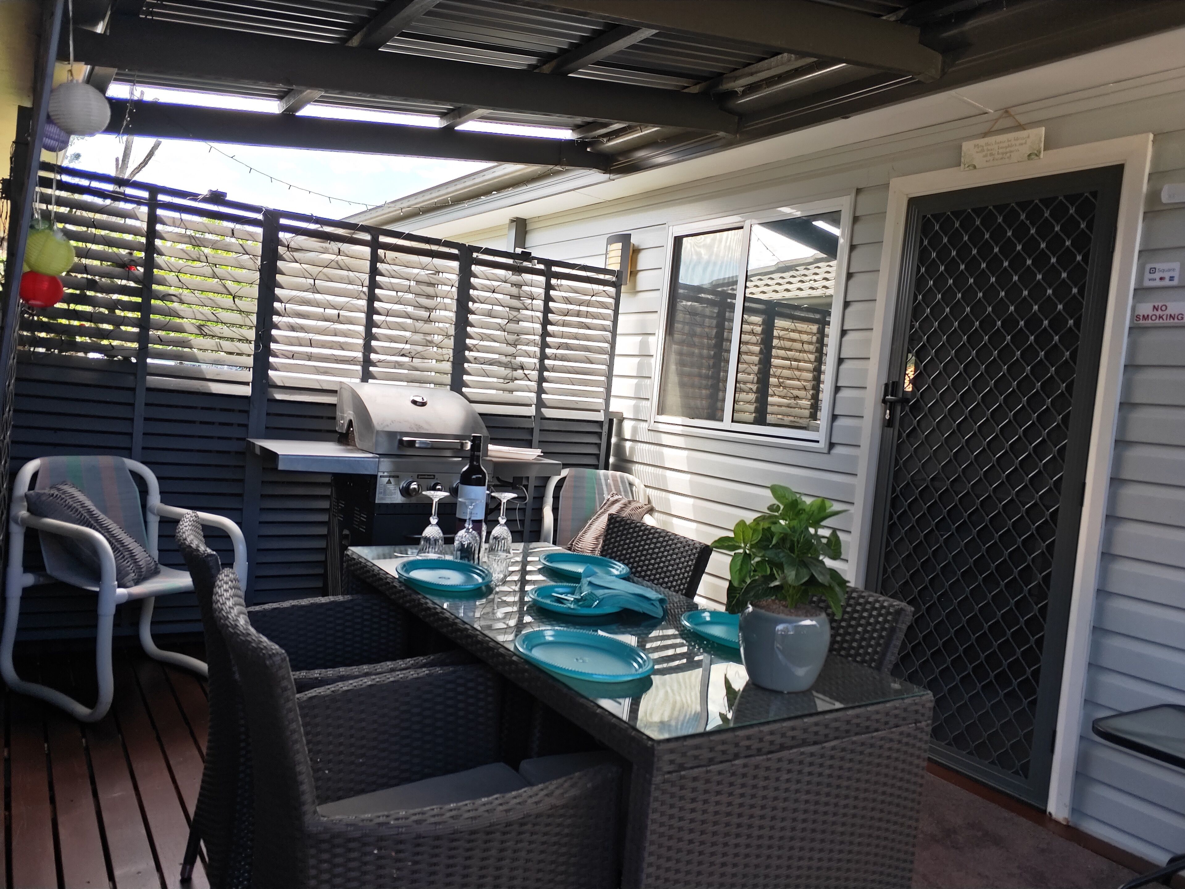 تناول الطعام بالخارج