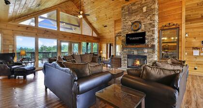 Gatlinburg Mansion: Majestic Views, Home Theater, Hot Tubs, and More!