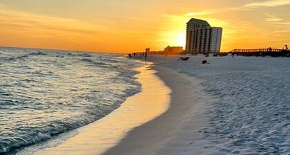 Entspannter Luxus, 2 BR Gulf Front Complex, wunderschöner Strand erwartet Ihre Ankunft!