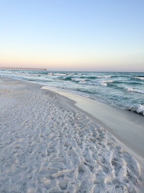 On the beach, sun-loungers, beach towels - Beautiful Gulf Front Complex,White Sandy Beaches, private pool, Paradise Awaits! (Navarre)