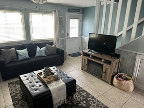 Smart TV, toys - Beautiful Gulf Front Complex,White Sandy Beaches, private pool, Paradise Awaits! (Navarre)