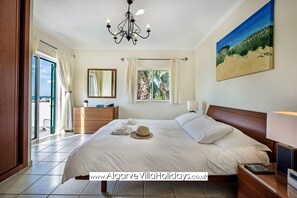 3 camere, una cassaforte in camera, ferro/asse da stiro, Wi-Fi gratuito