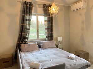 2 soverom, strykejern/-brett, reiseseng for barn og wi-fi (inkludert)