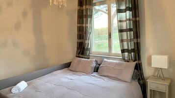 2 Schlafzimmer, BĂŒgeleisen/BĂŒgelbrett, Reisekinderbett, kostenloses WLAN