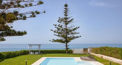 Sea Home - Villa with pool by the sea