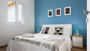 3 bedrooms, iron/ironing board, travel crib, WiFi (free) - Sea Home - Villa with pool by the sea (Marina di Modica)