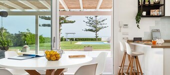 Fantastique villa en bord de mer avec piscine et vue panoramique