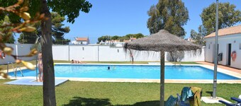 Apartment pool in La Atalaya for 6 person, terrace and 250m. Beach