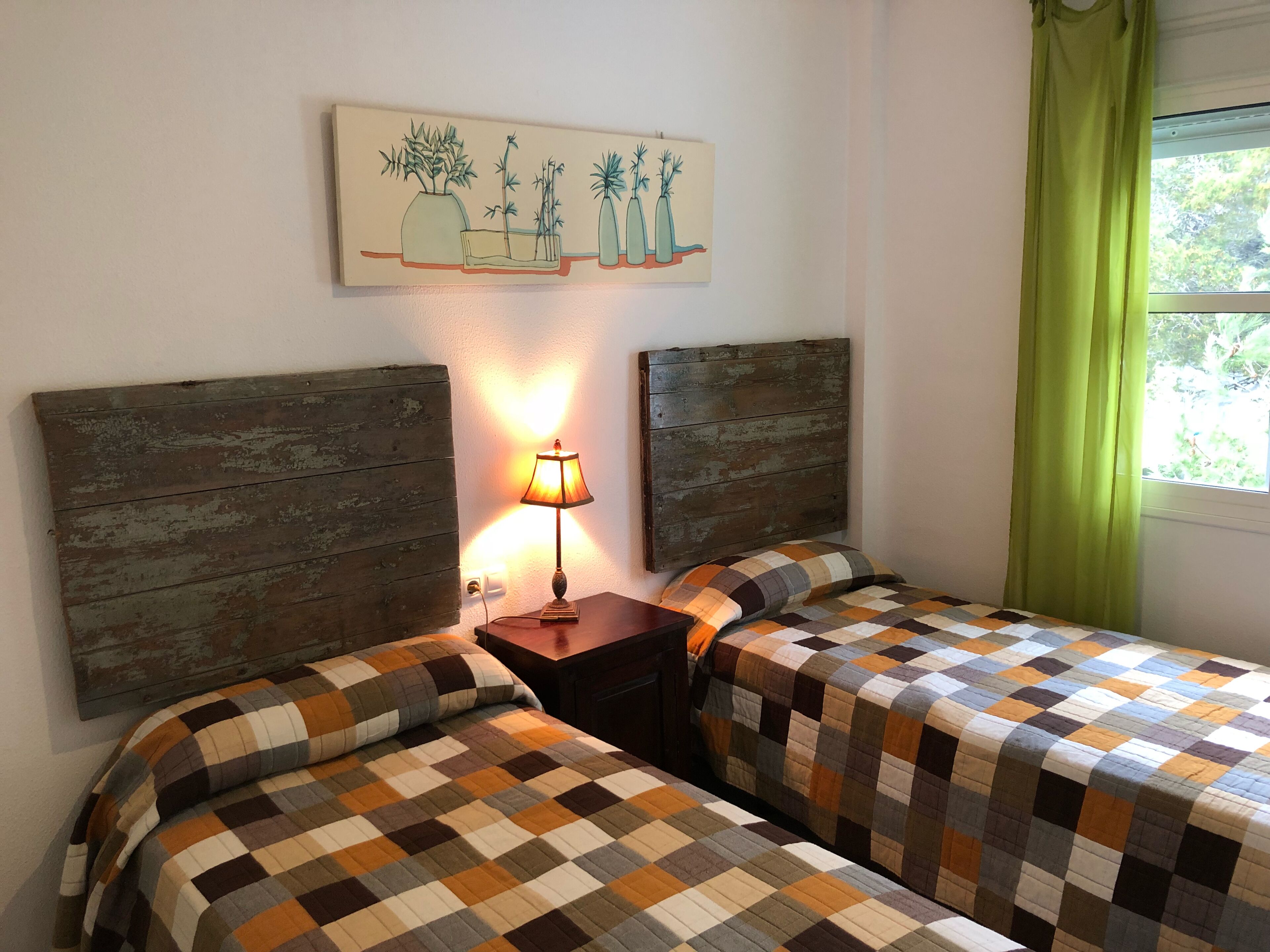3 chambres, fer et planche à repasser, Wi-Fi, draps fournis