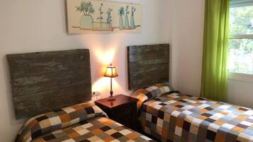 3 chambres, fer et planche Ă repasser, Wi-Fi, draps fournis