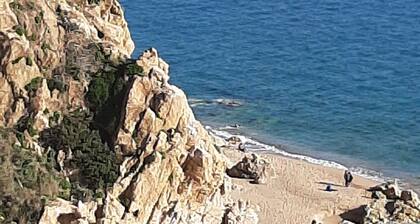 Kauniit valkoiset kivet Sant Pol de Marissa