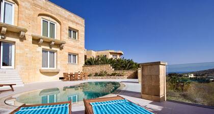 Amazing views, complete privacy, luxury and comfort including pool and deck area