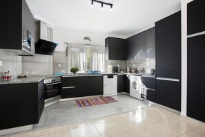 Fridge, microwave, oven, stovetop - Villa Solarium Swimming Pool (Optional heating) (Carvoeiro)