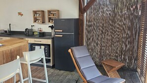 Kaffetrakter/tekoker, kjøleskap, mikrobølgeovn og ovn