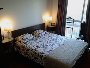 2 chambres, fer et planche à repasser, Wi-Fi gratuit, draps fournis
